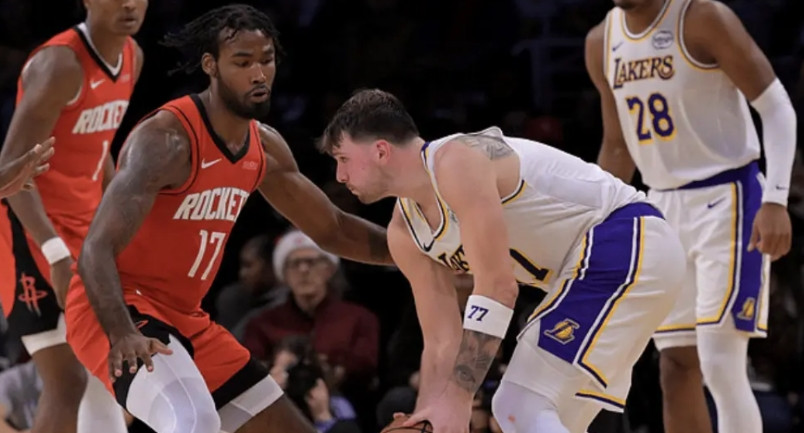 湖人惨败，该琢磨交易了！湖人这场比赛打完清晰的发现，湖人与西部前几名完全不在