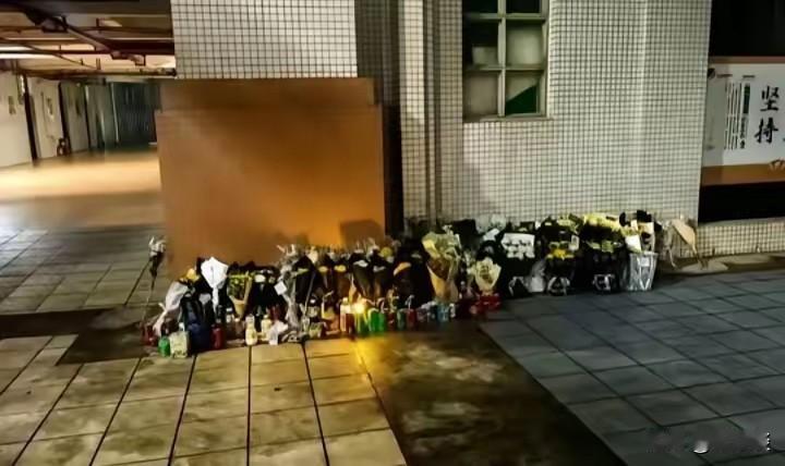 南方医科大学本博连读的学生从23楼坠楼身亡，这位学生肯定是家族的荣耀。承受着