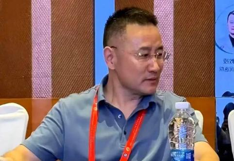 祖副院长栽在美女身上！这位医生选择了实名举报。对象是她的上级，一位副院长