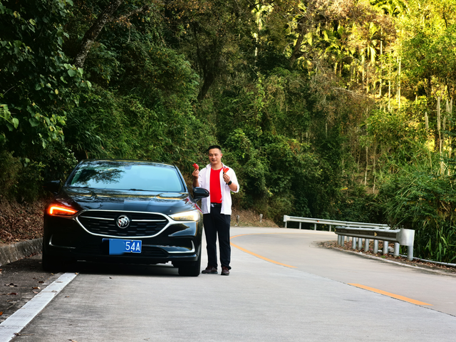 为什么我要买别克君越的原因1.颜值，君越的颜值在B级以上的车里算是数一数二的了