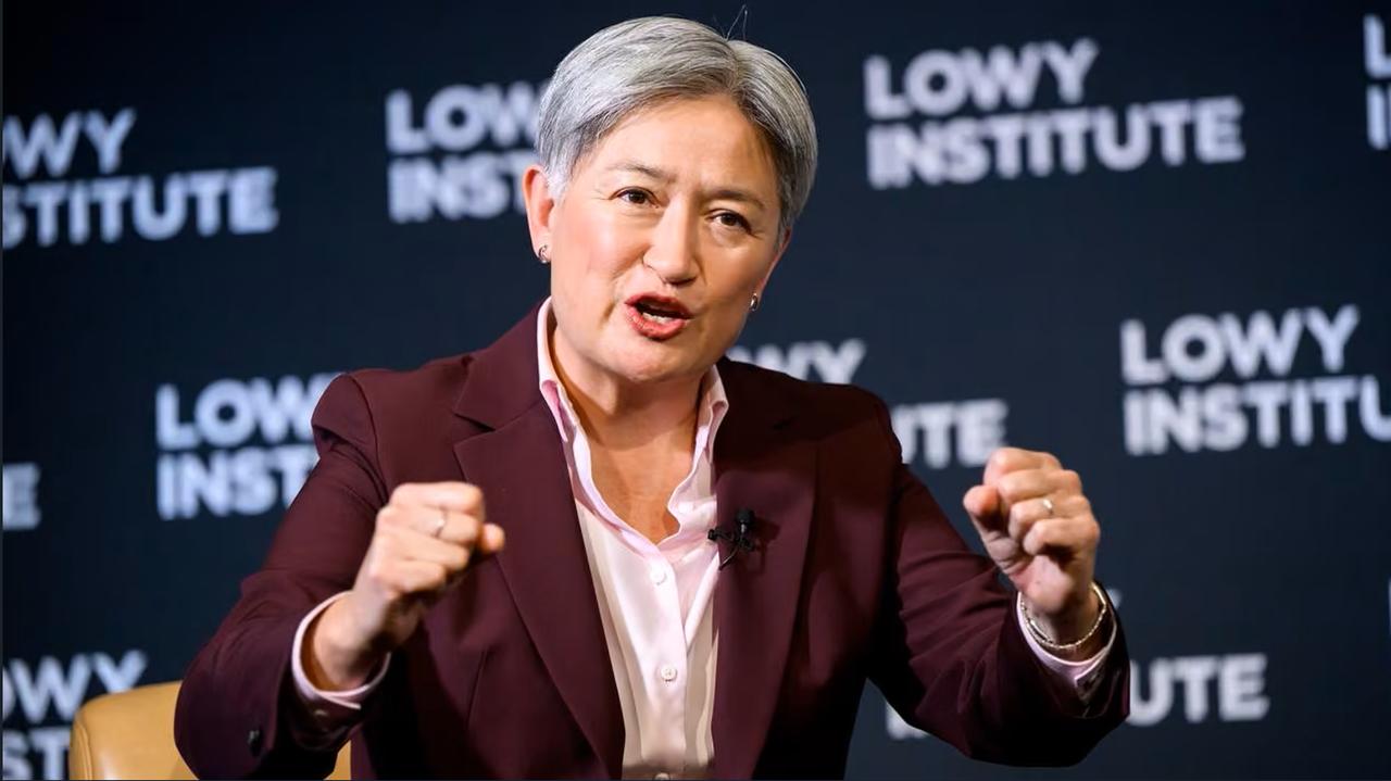 美国刚拉完清单，澳大利亚就跟上了。8月14日，《澳大利亚人报》披露了一封政府信