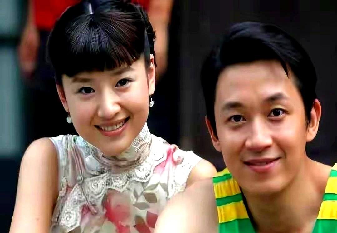 养了11年的儿子，长到一米八七，转身投奔了爸爸。这事儿搁董洁身上，谁不觉得心