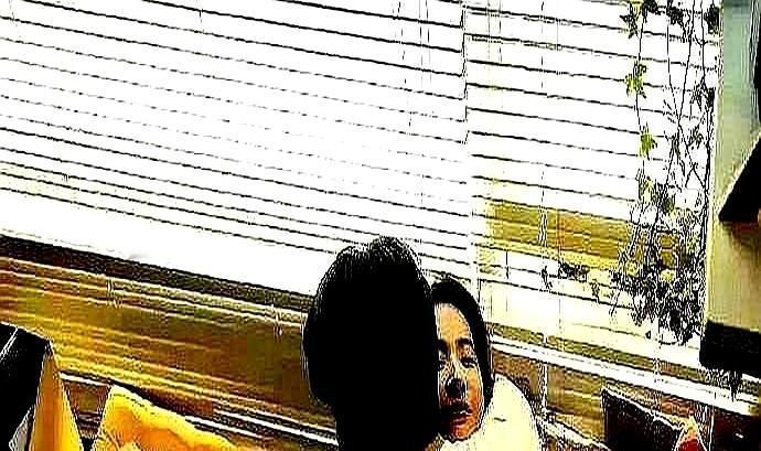 以前拍吻戏，导演喊“来吧”，演员就得上。现在不行了，抱枕先上，距离写进合同，现