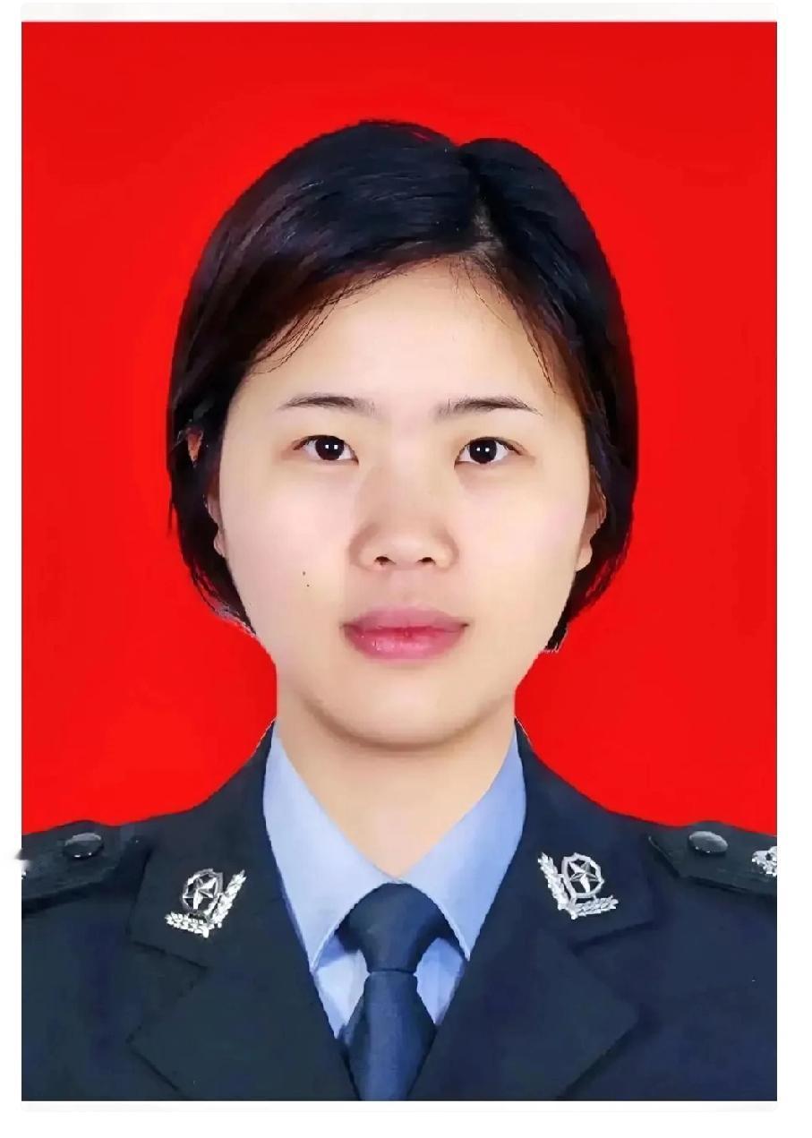 最近太多贪官蛀虫的新闻了，真条新闻让人稀罕！这个95后姑娘，下班路上徒手就