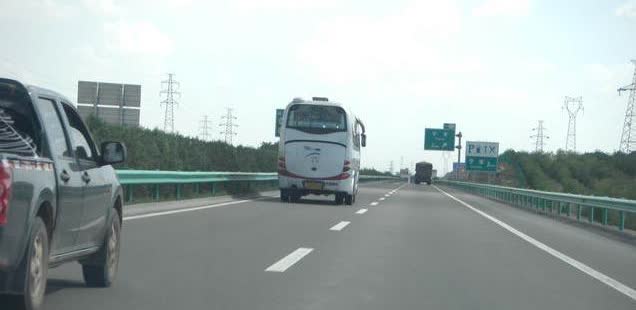 高速上你都开多少？第一：车速150以上：玩命第二：车速130-1