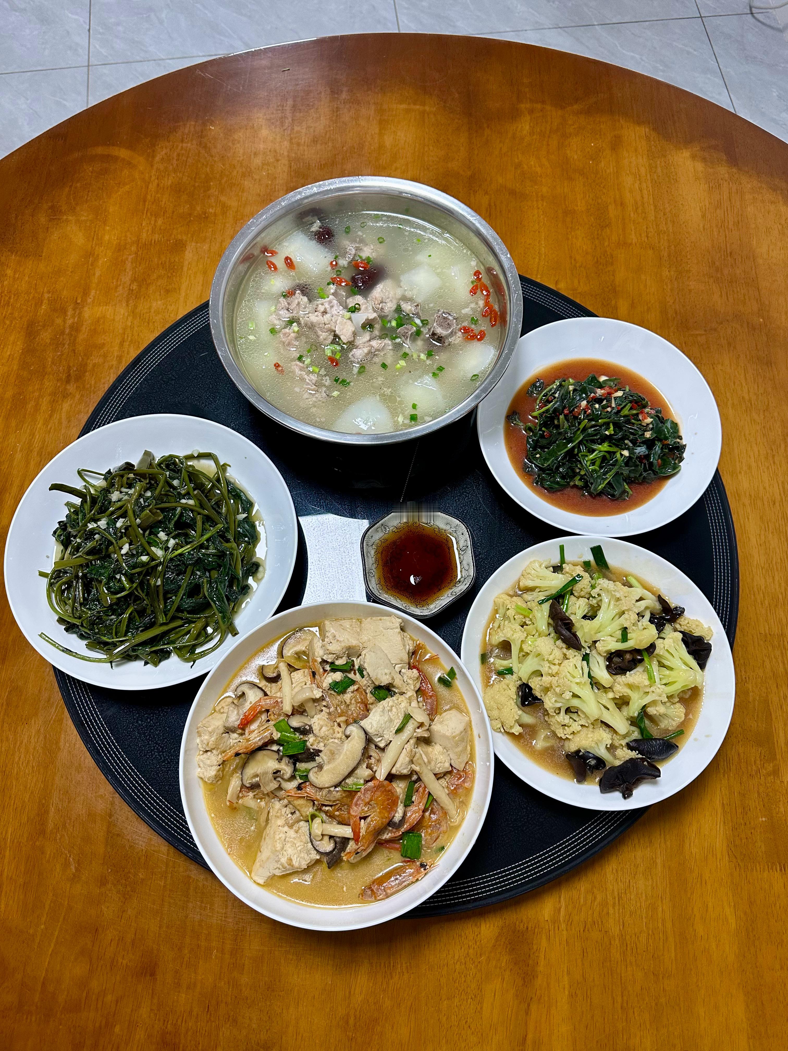 朴实无华的一餐，好几个月没吃炒饭，超满足​​​