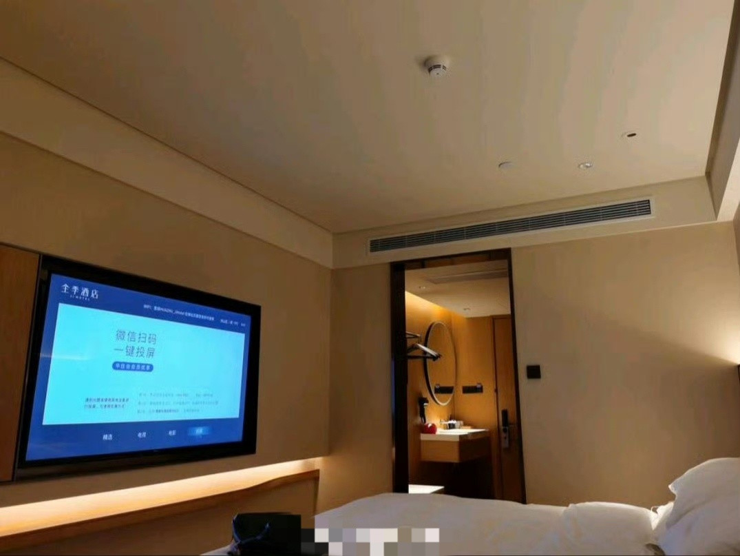 和男朋友出去旅游，订一个房间还是两个房间