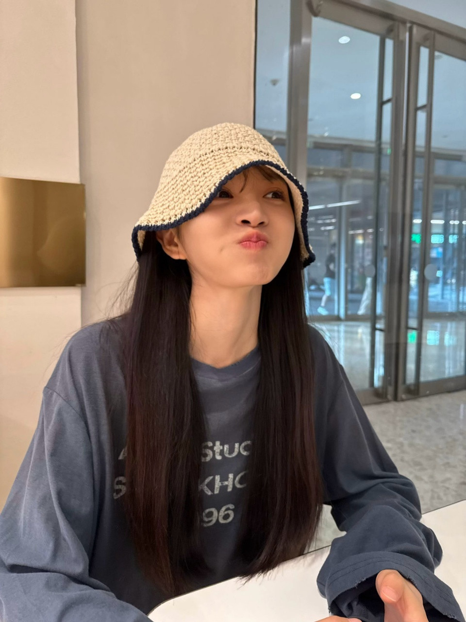 田曦薇田曦薇和猫猫合照​​​田曦薇日常四宫格plog田曦薇晒和猫猫合照