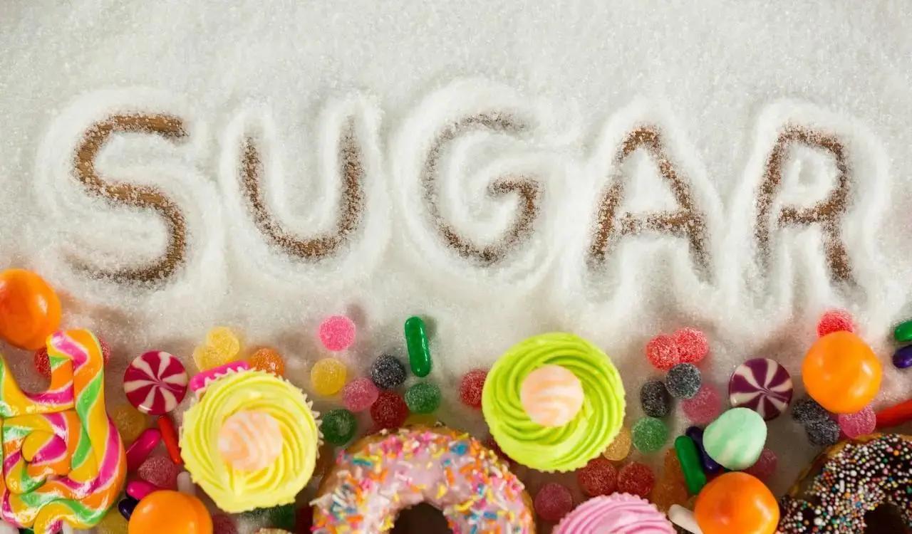 很多人以为老年痴呆只是年纪大了才来敲门，真相却残酷得多：大脑损伤早在症状冒头前十