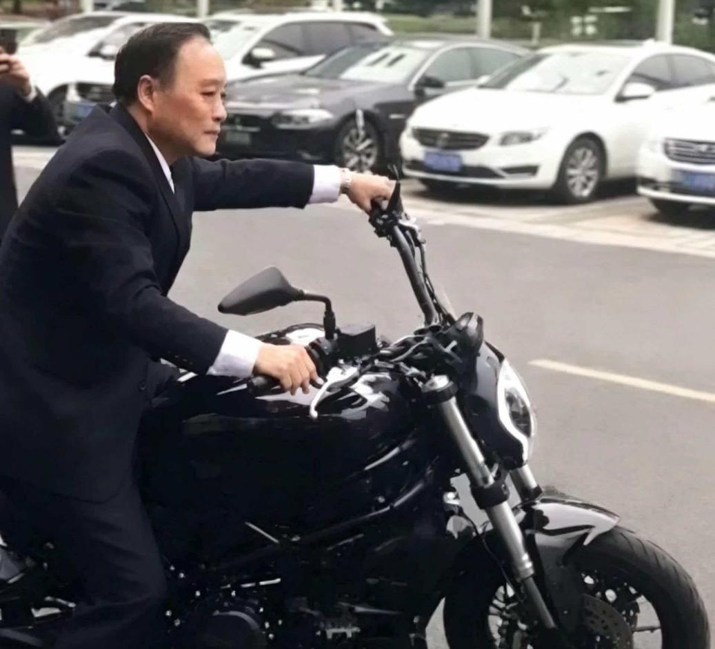 真没想到，钱江摩托是李书福的。这两天，钱江摩托发布声明说没有封杀围剿张雪机车