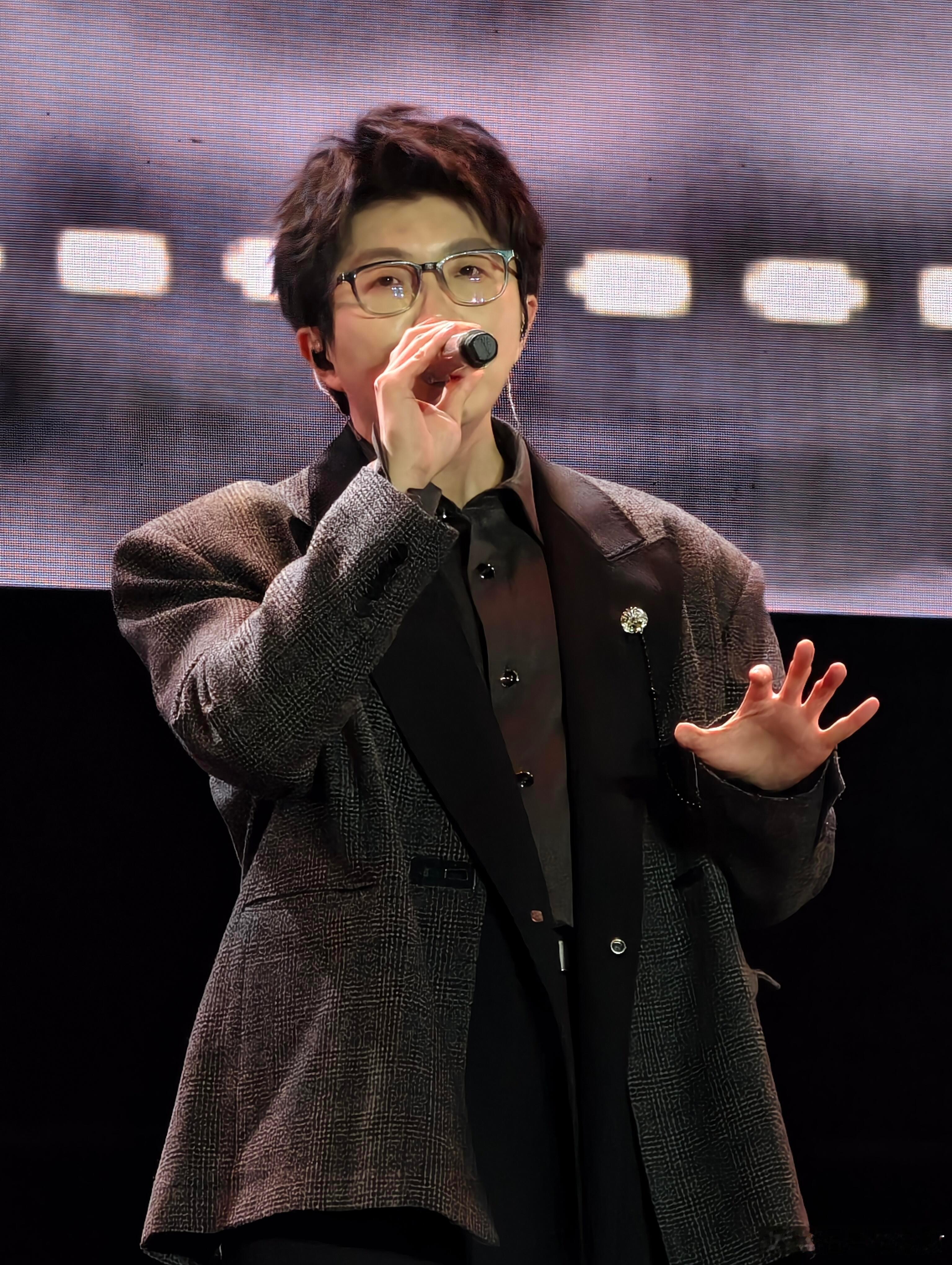 毛不易这人能处过年还给福利毛不易的多首OST让粉丝实现新歌自由，过年期间想听就听