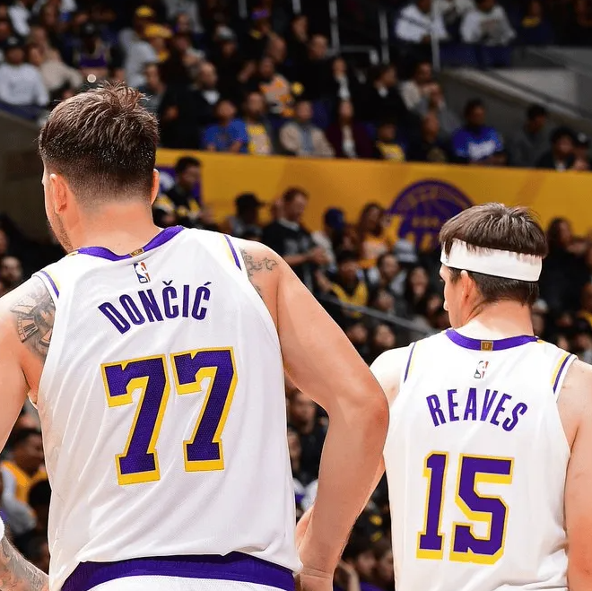 据记者ChrisMannix报道，湖人相信以卢卡-东契奇和奥斯汀-里夫斯组成的