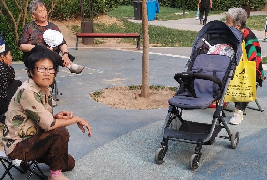 今天在评论区，有一个儿媳妇说的话，令婆婆们不可思议！她说，婆婆看孩子，做家务，
