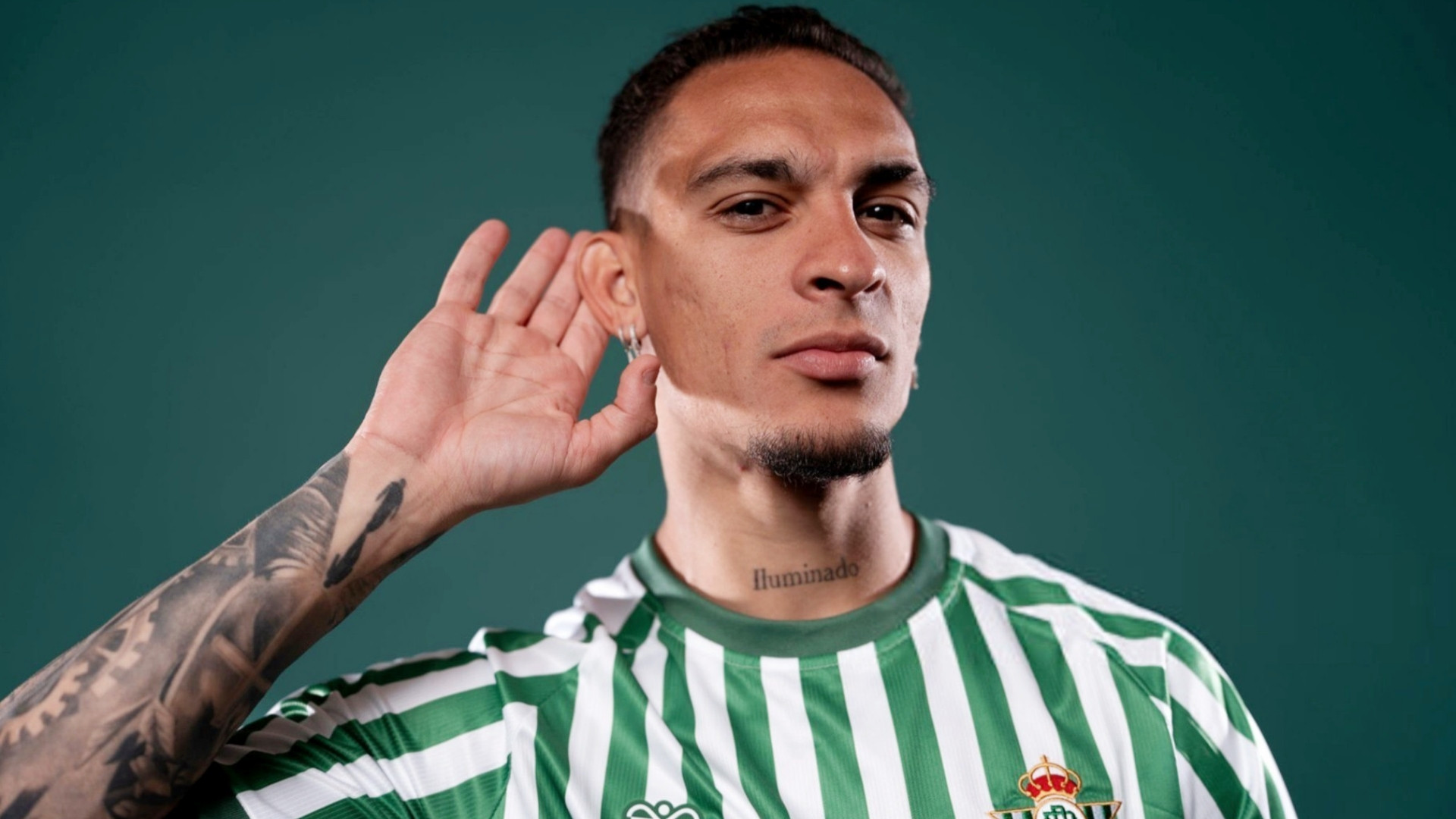 在重返贝蒂斯后，巴西边锋安东尼延续了上赛季被租借效力的出色状态。西媒表示：安东