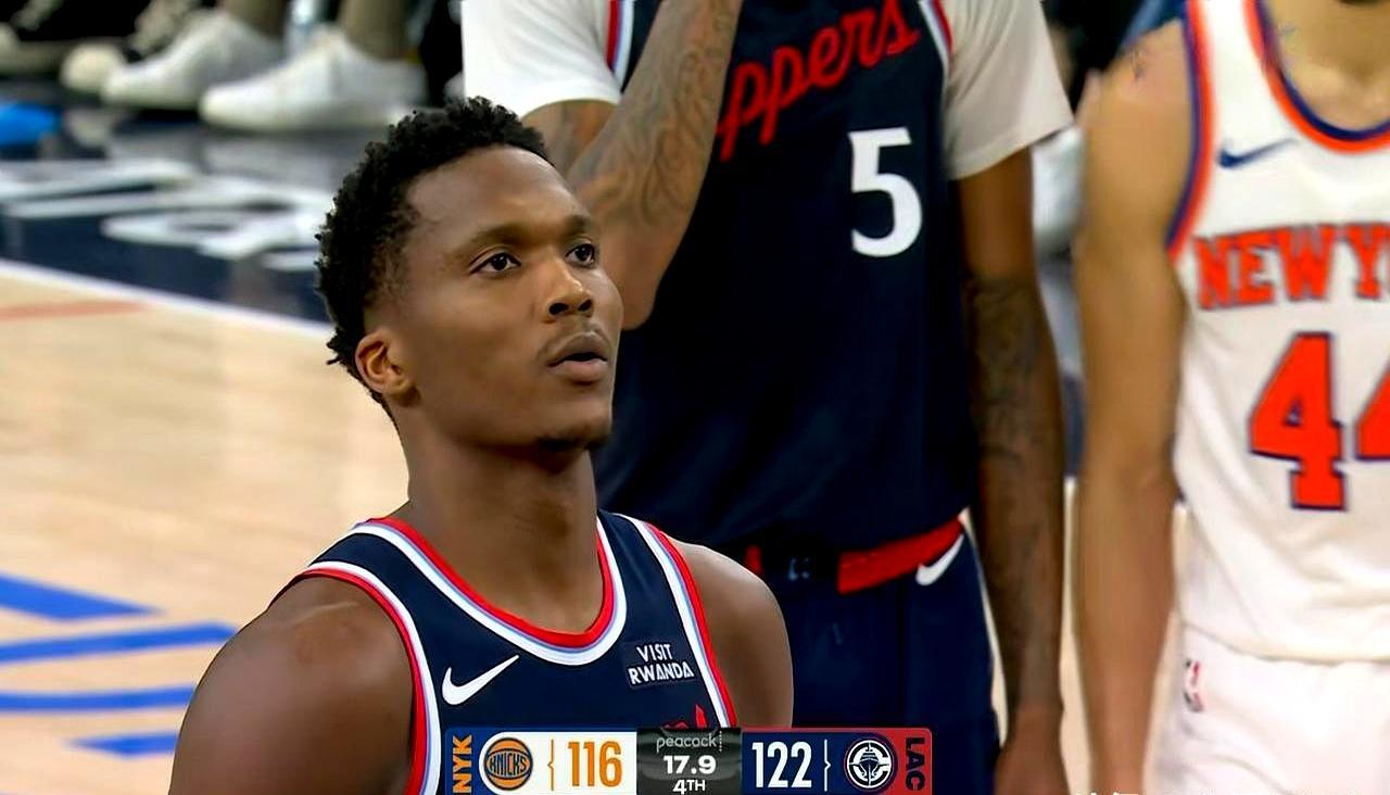 快船时隔4个月重回胜率50%，赢球核心全是新援。伦纳德拿下29分8助7板的