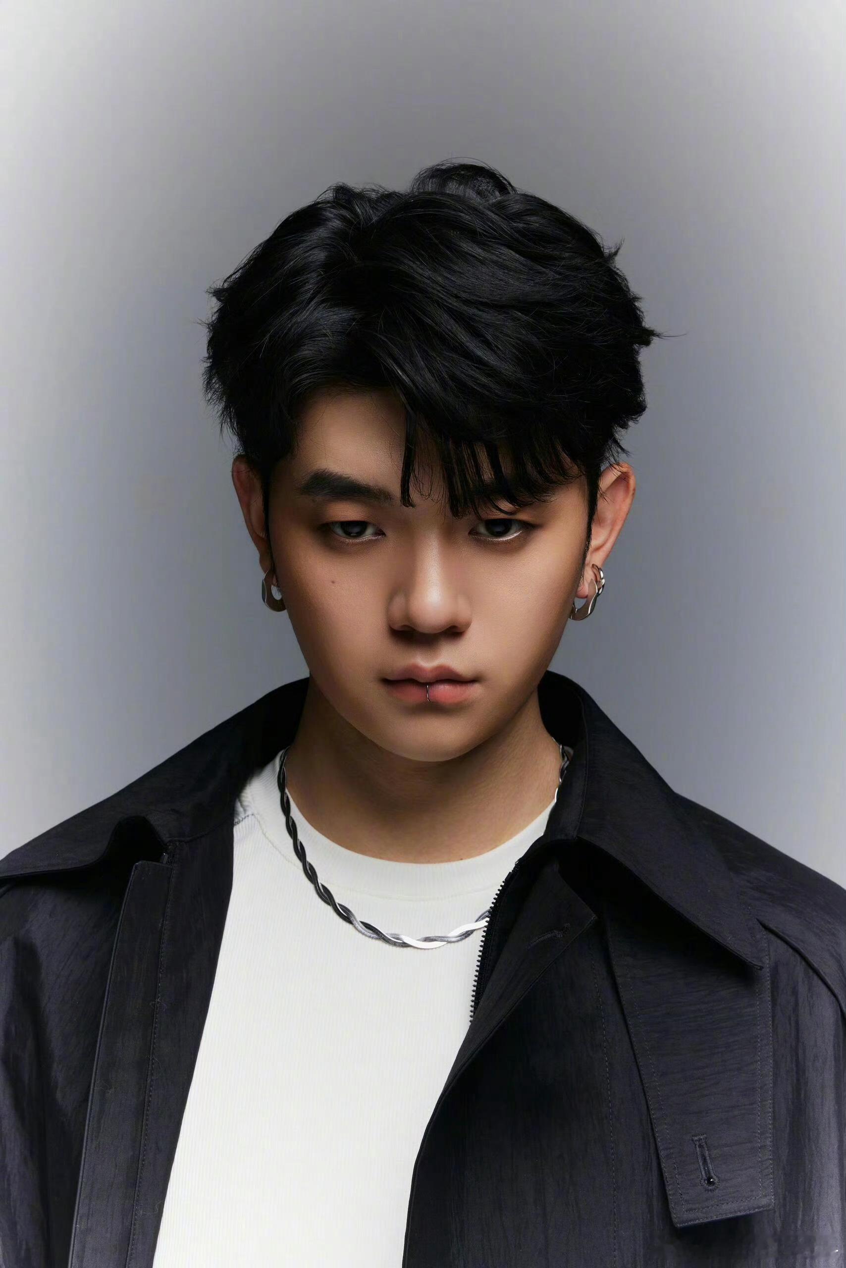 芒果音综居然摇来了全网单曲超过20亿播放量《他只是经过》的原唱歌手高旭！这波真