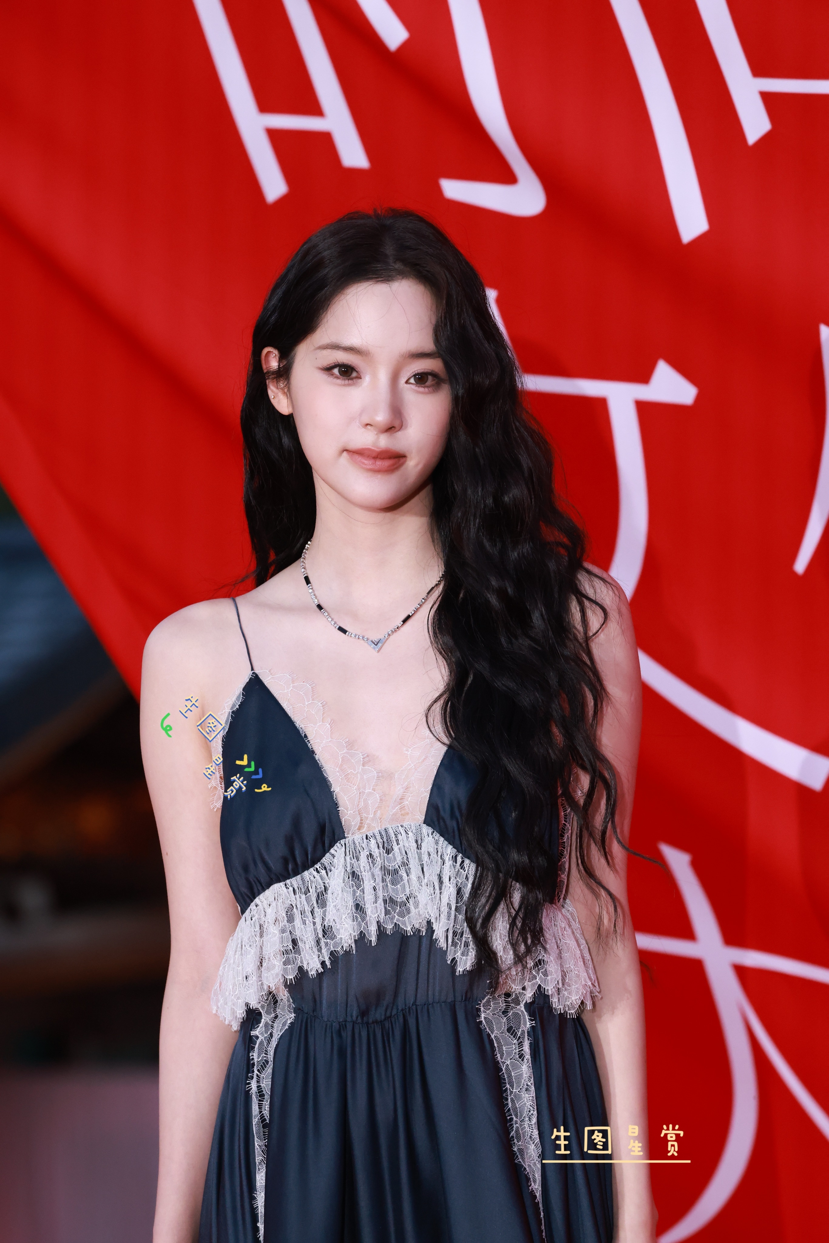 欧阳娜娜×栩栩华生时尚文化大赏波浪卷芭比Nabi欧阳娜娜​​​
