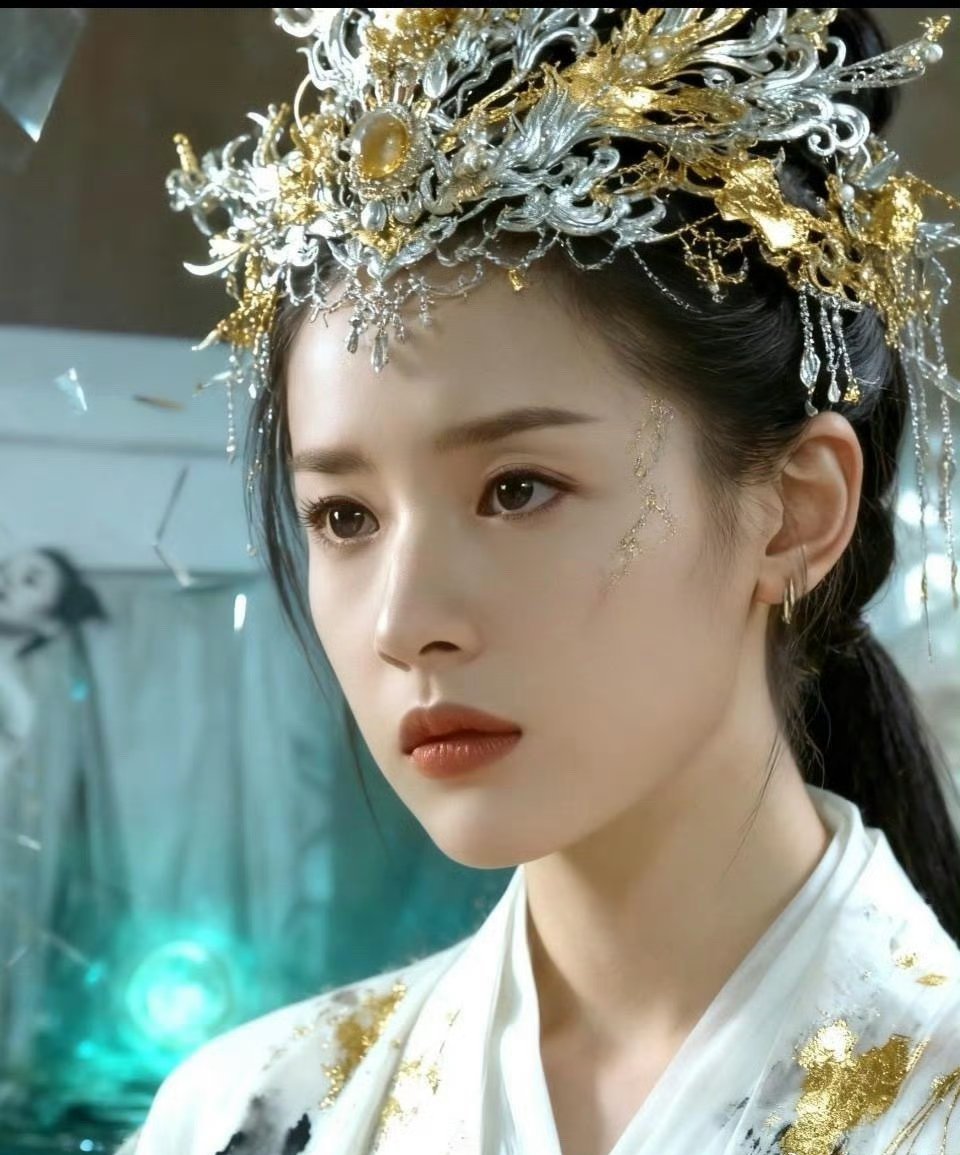 董洁年轻的时候，颜值不输刘亦菲啊......