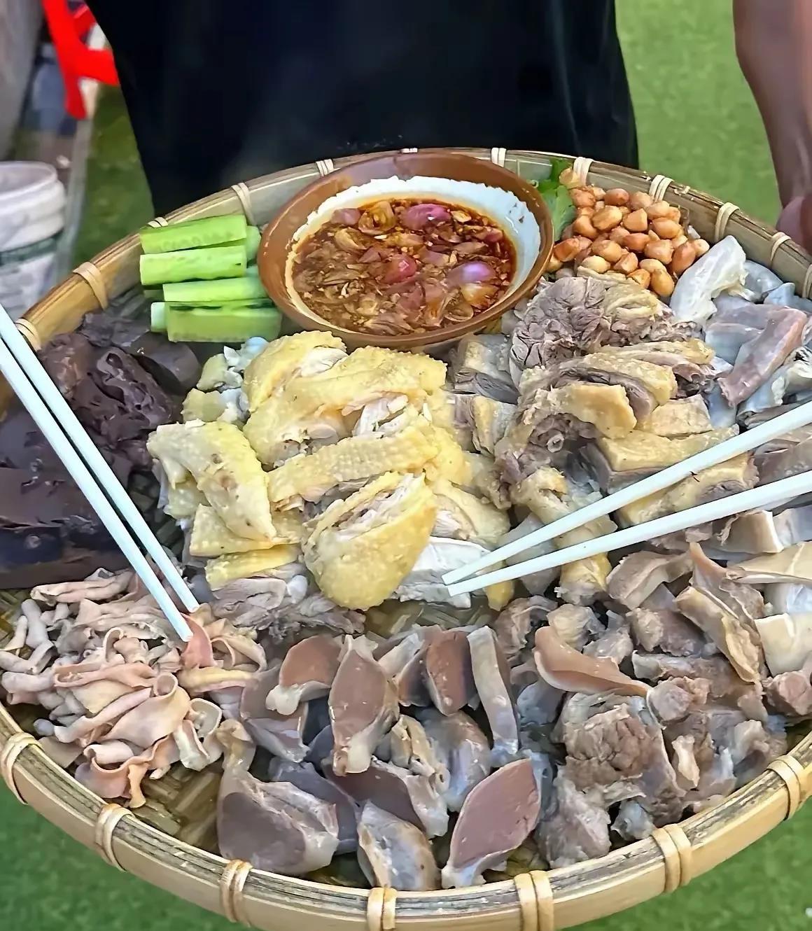 这个是哪里的菜呀？应该不是属于广东的吧？有点像云贵川那边的特色，有认识的人吗？