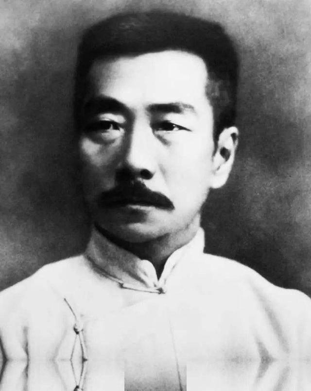 1934年，与鲁迅分别15年的闰土病逝，终年57岁。临终前，闰土抱憾道：倘若不是