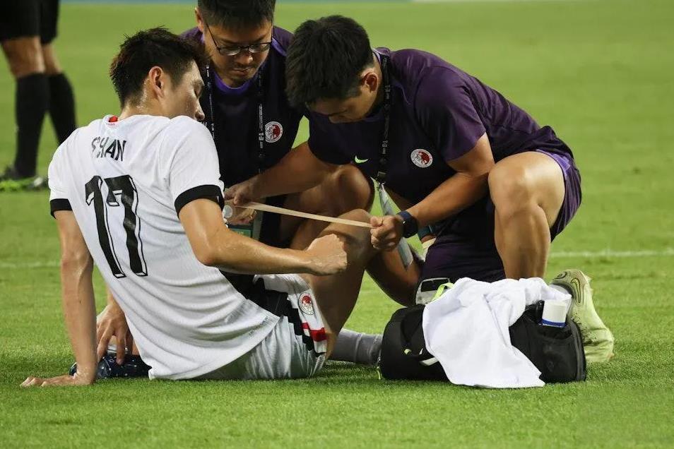 国足迎来好消息！中国香港核心球员陈晋一提前返回申花！这样就无缘与国足比赛！也许斯