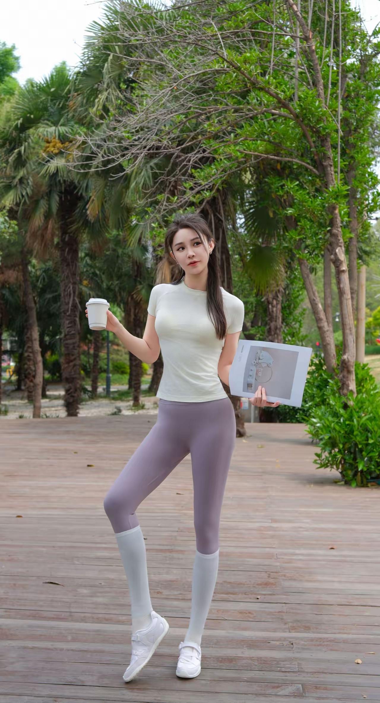 这个美女长的有问题