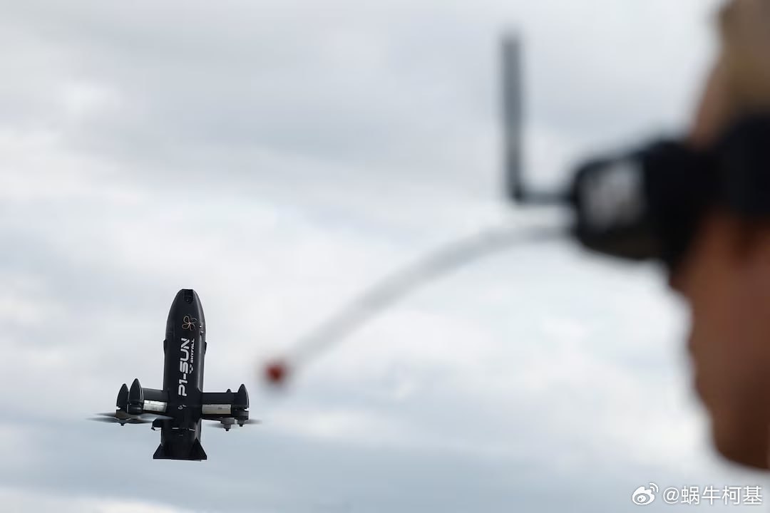 乌克兰找到了有效的征兵新办法。乌克兰防长费多罗夫表示，乌克兰已开始部署首批由企业