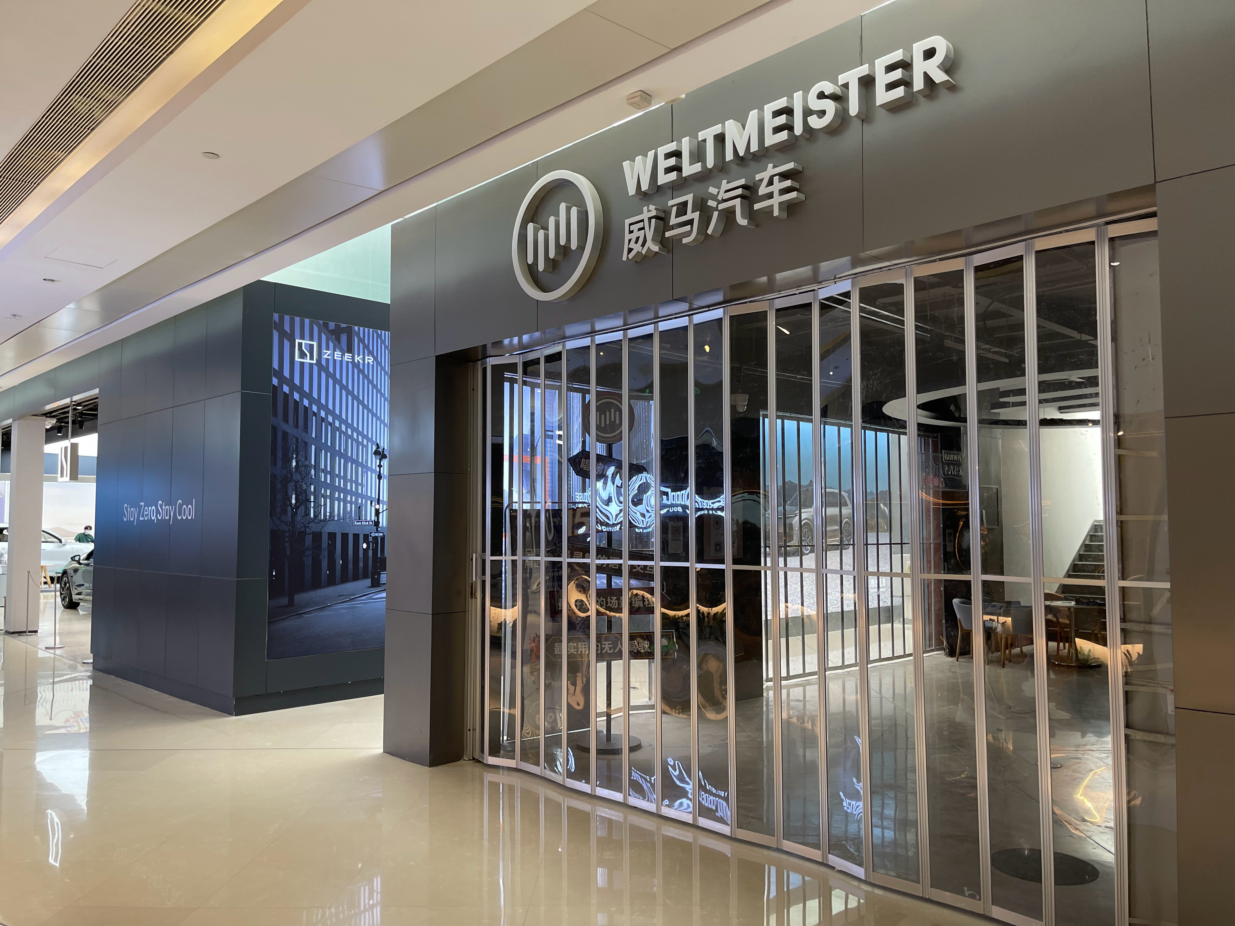 4S店称吃饭超260次客户已报警4S店这些年压力很大，新车利润越来越薄，甚至亏钱