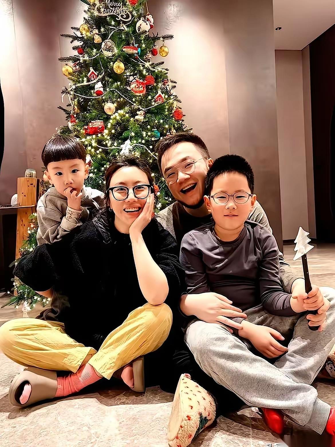 宋丹丹才是人生大赢家呀！你看博谷和巴图这一家四口，真的是，怎么看怎么幸福博谷虽