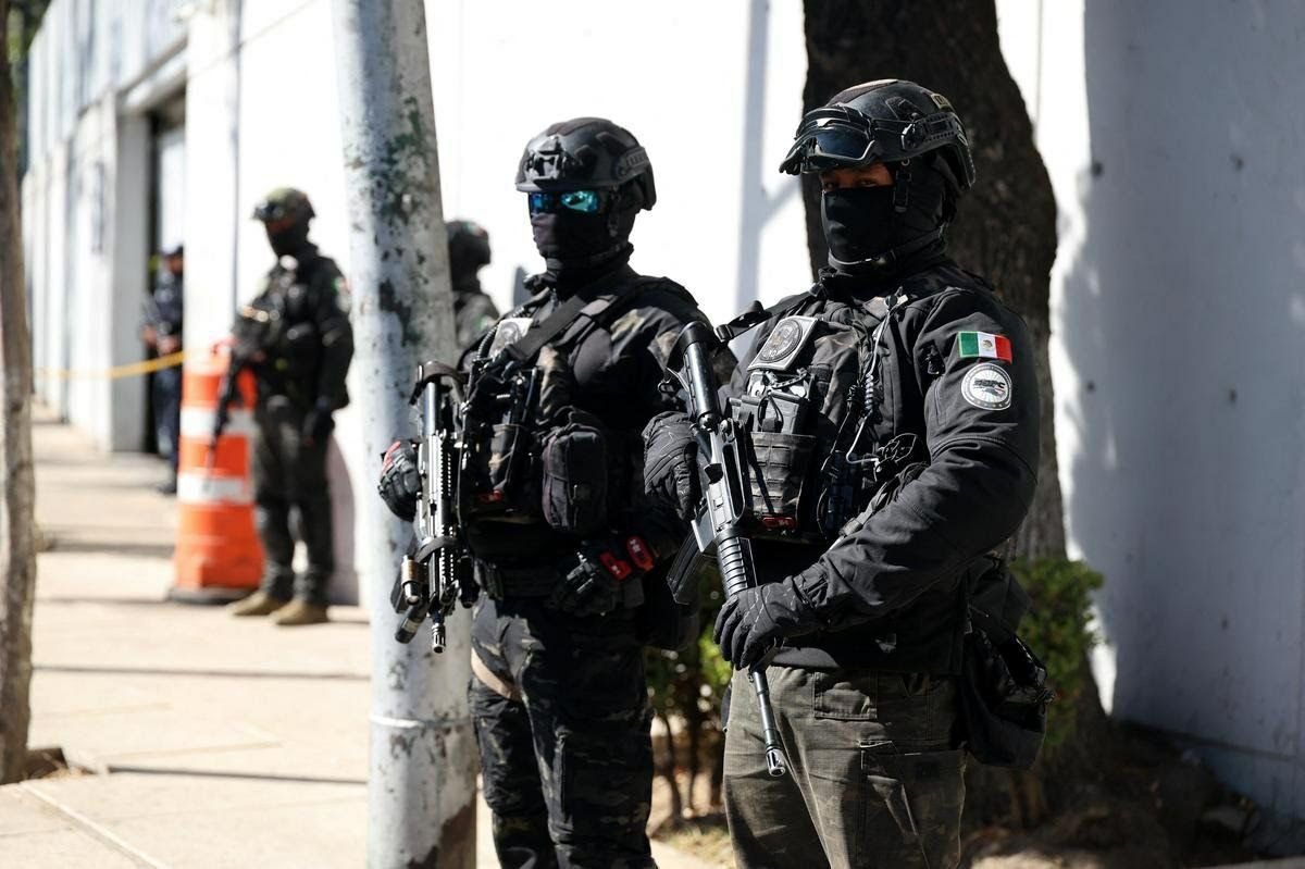 墨西哥🇲🇽部署1万名士兵平息因毒枭埃尔·门乔之死引发的暴力事件他的死引发了一