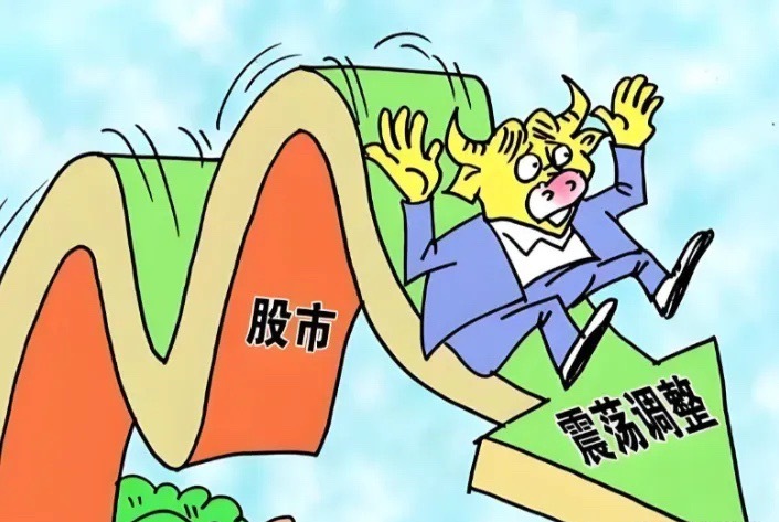 周四，有点不对劲呀，科技股都跌这么多了，月底了还加速砸，有种泥沙俱下的感觉，七月