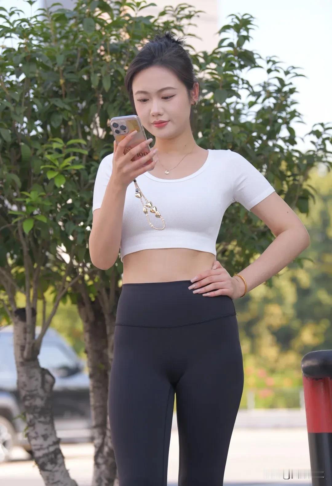 做人做事，实在点；对人对己，真诚些。不装、不演、不端着。