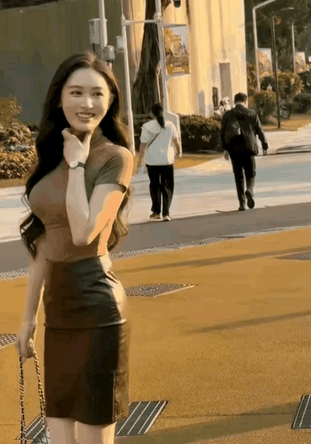 这样的美女没有不爱的吧