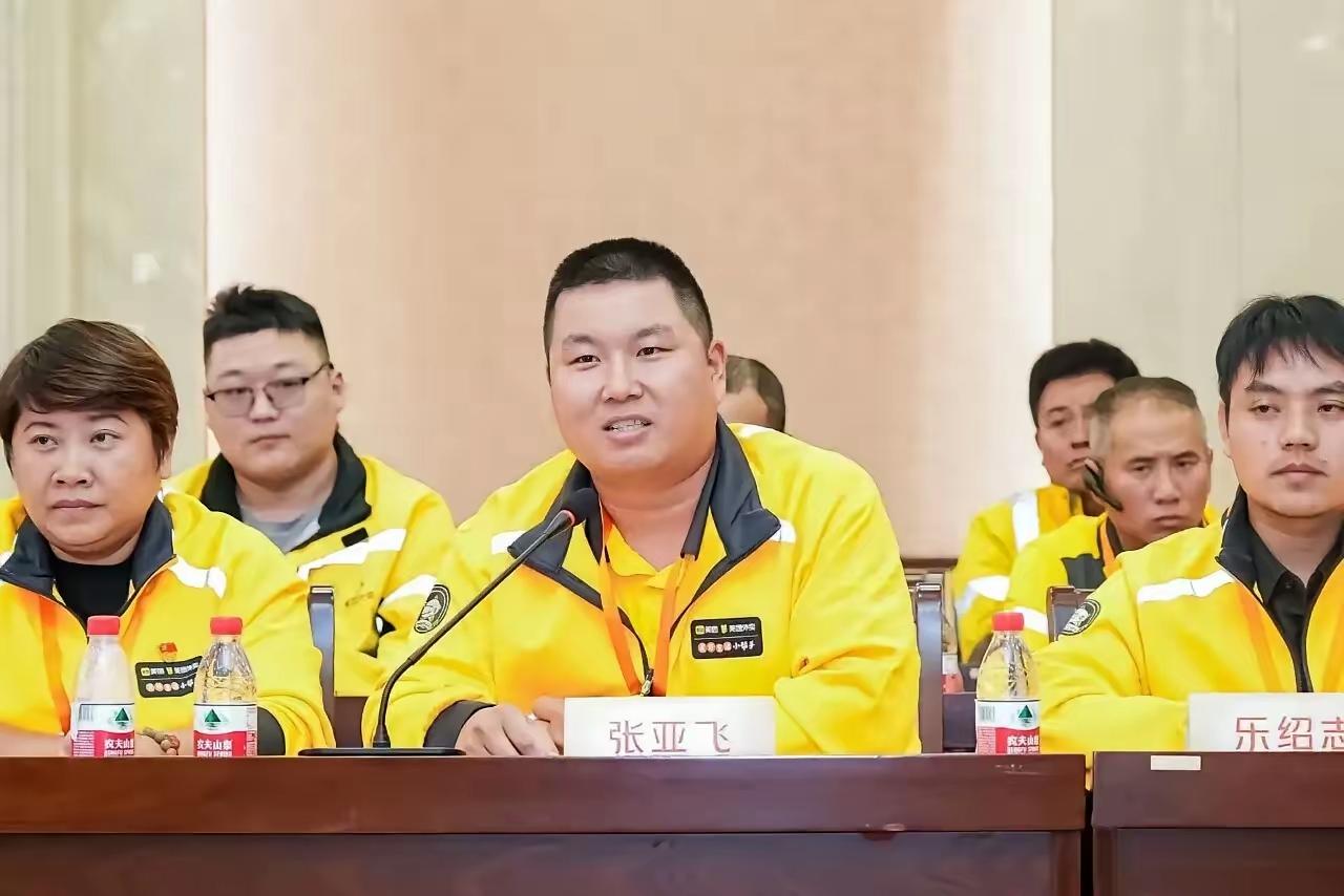 怪不得现在满大街都是招外卖骑手的广告，以前总觉得纳闷，现在总算彻底看透彻了，这哪