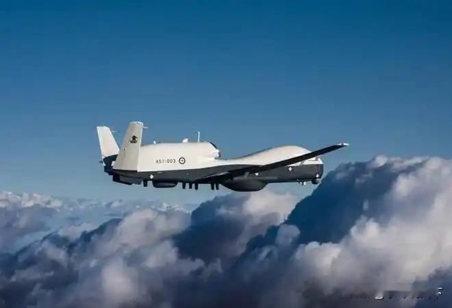 南海发生激烈对峙！美军无人机被逼“现身”！2026年1月28日凌晨两点，南海