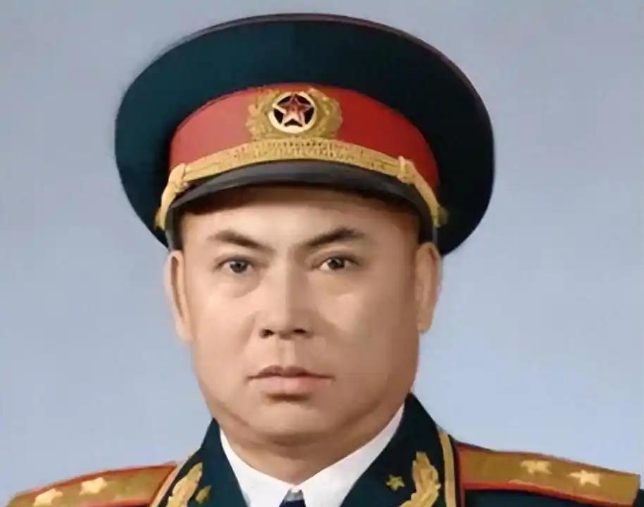 1968年3月，温玉成接到紧急命令，匆匆前往军委开会，不料，半路却意外遇到了毛主
