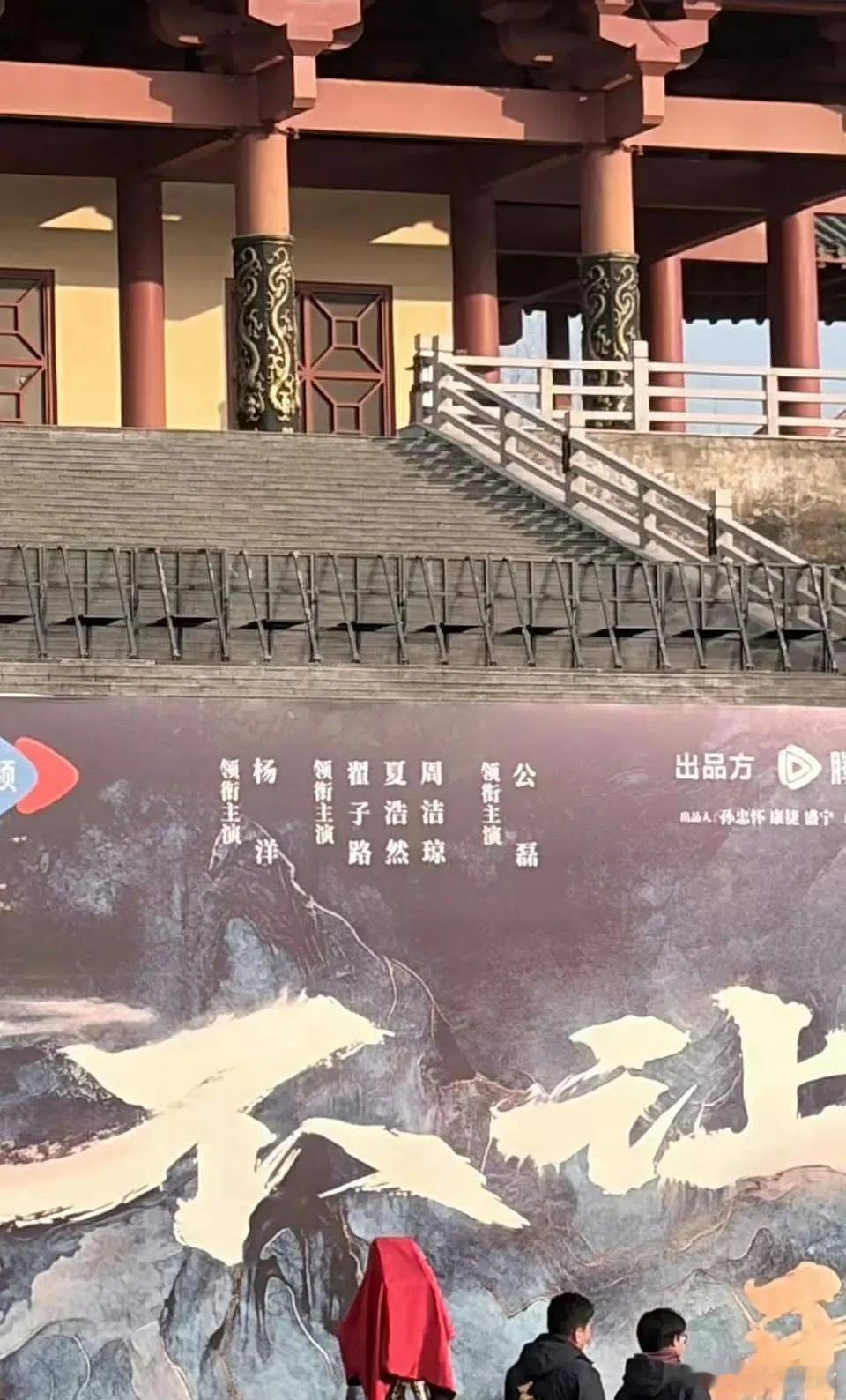 周洁琼资源这么虐吗，都四番女主了