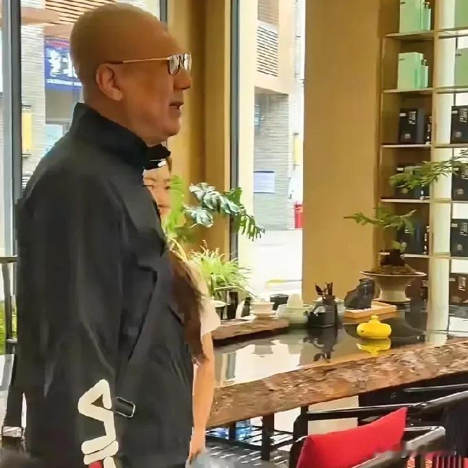 为何老汪对侯耀华口不择言满嘴脏话老汪的师父于世猷为侯家“背黑