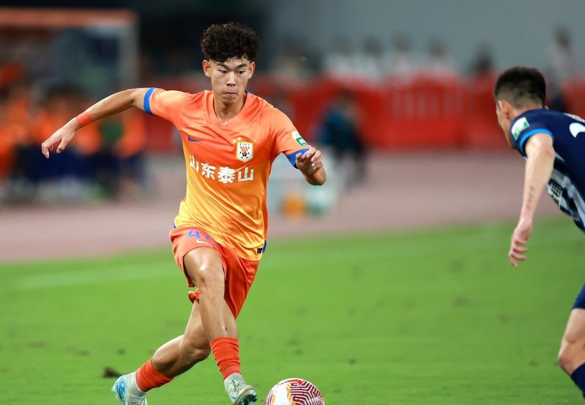 不知不觉国足希望之星也成了高危行业，前有中国金童奖得主郭田雨，加盟泰国联赛0球0