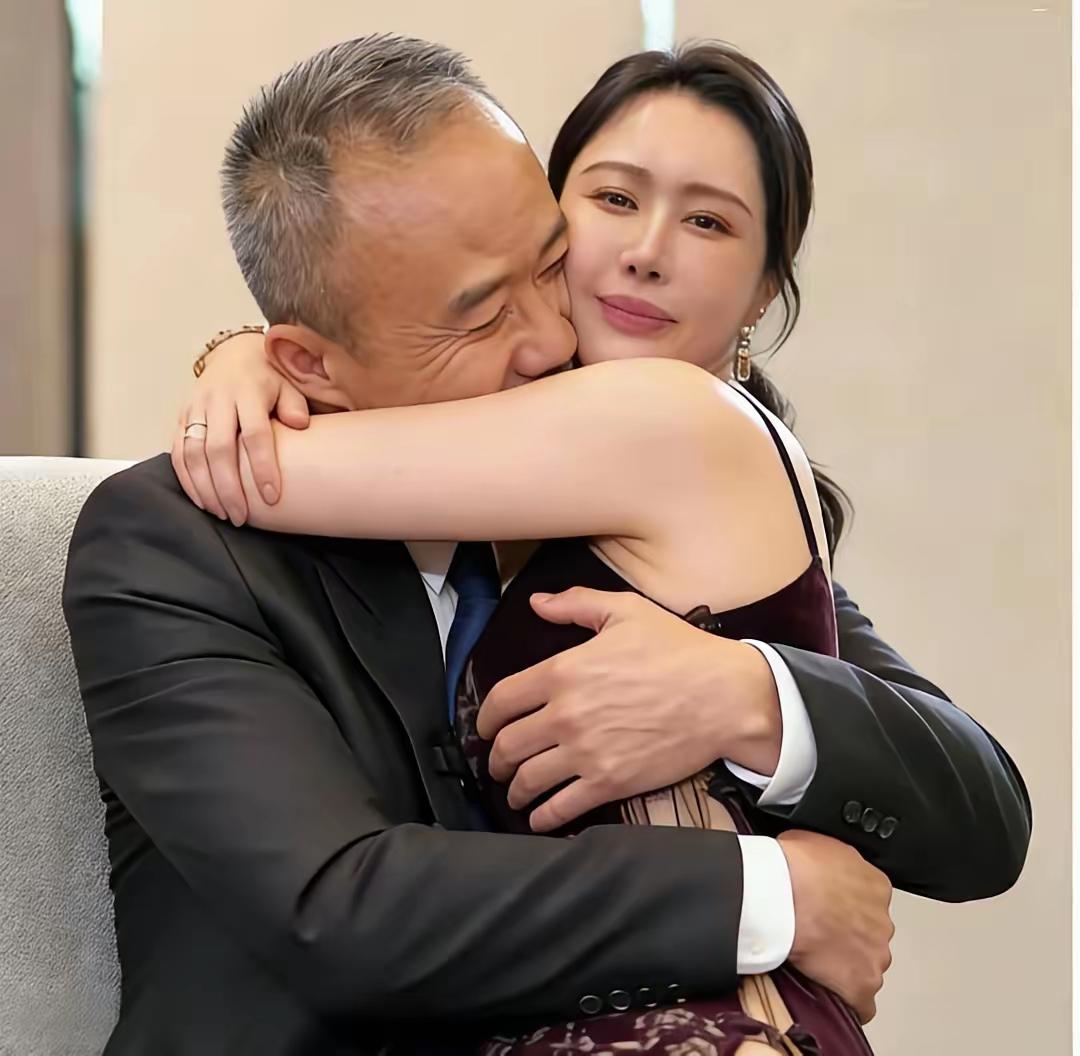 老王:“宝贝，资源都给你了，路已经给你铺好了，以后千万不能辜负我啊，要对我专一哦