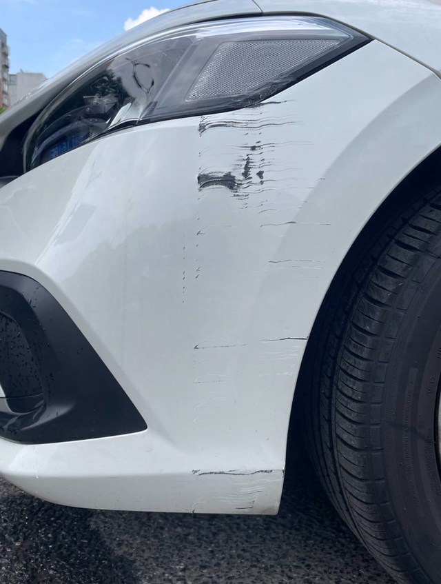 十一代思域十一代前大灯被我弄刮了，换掉不舍得原厂车漆，不换又不行，我该怎么办呢