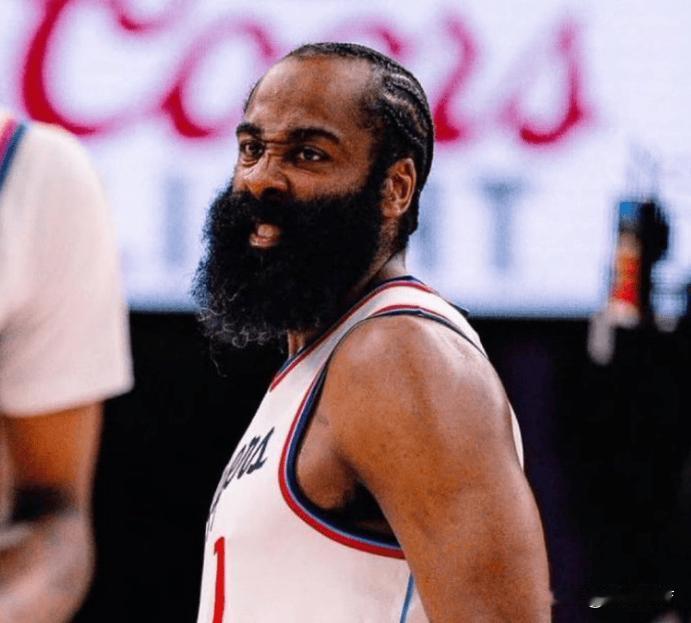 快船是今年最令人失望的球队吗？休赛期冠军？什么补强了四号位，给哈登找来了替补，比