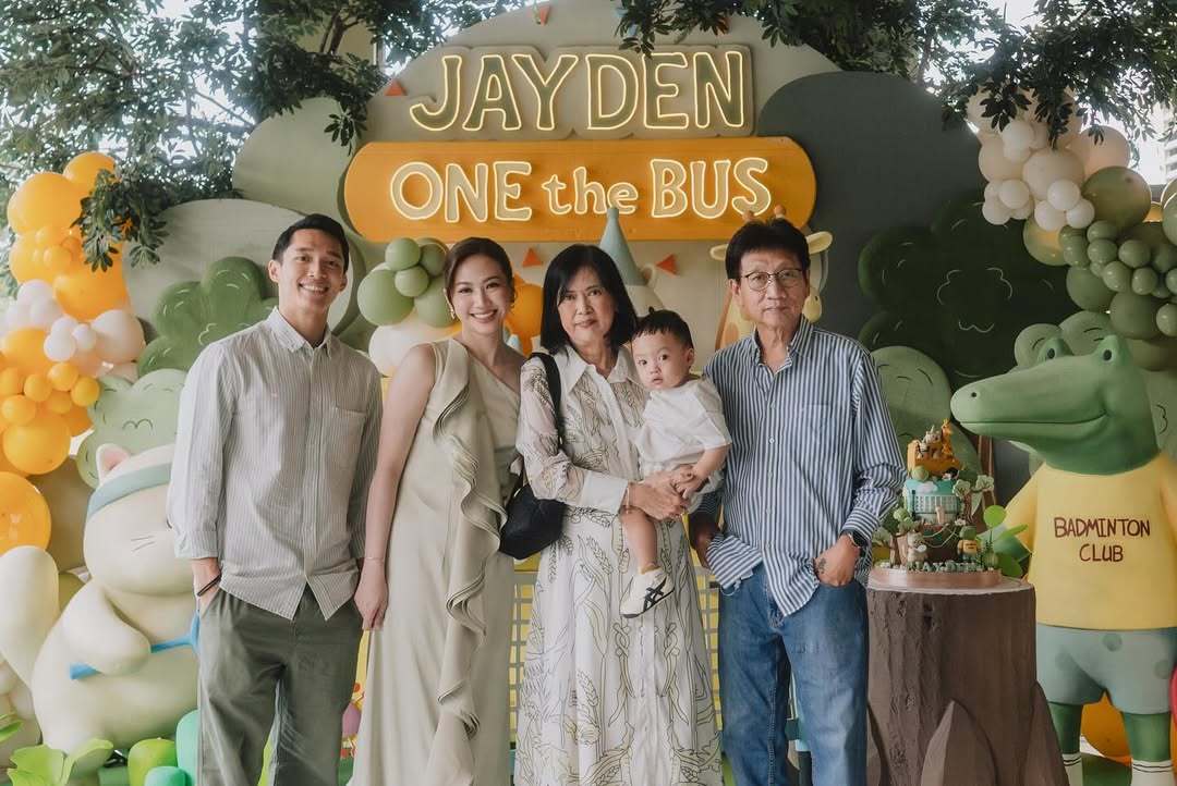乔纳坦IG更新：上周庆祝了Jayden的第一个生日尽管距离他的生日已经过