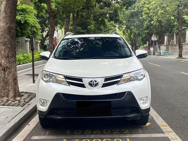 5.97万淘到家用神器！2015款RAV4荣放，新手代步避坑实录预算卡在6万左