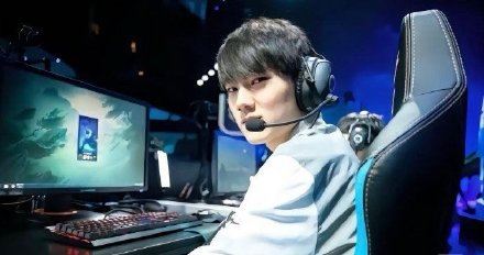 《突然的陀螺》登顶！播放量超越S8决赛iG夺冠，为B站LPL相关视频第一由B站U