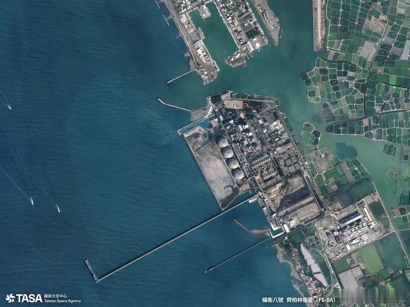 台湾第一个自制卫星星系“福卫八号”首颗齐柏林卫星在黄历新年前传来消息，首波影像成