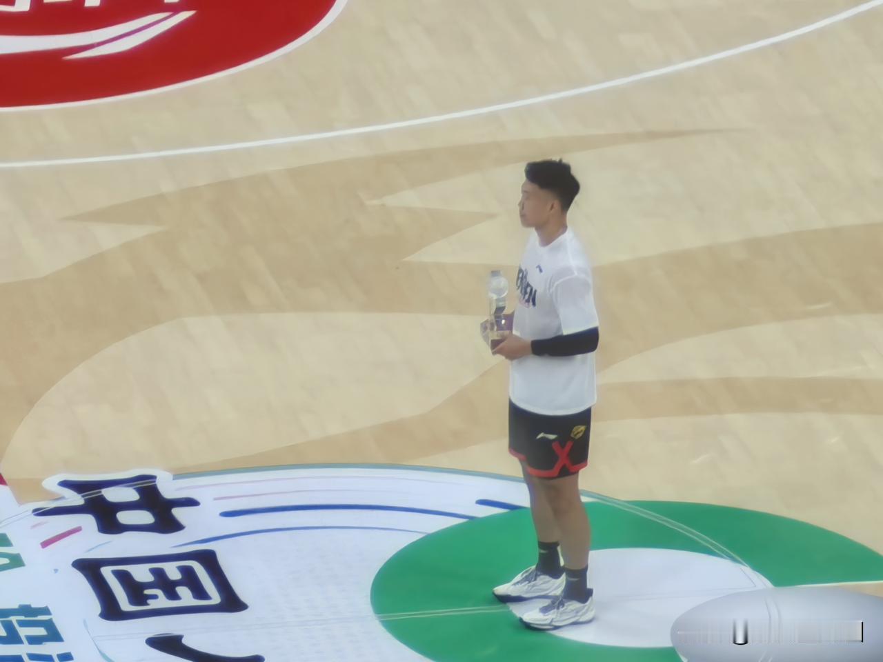 都是靠自己，赛季都没有重磅引援(外援不算)，两支CBA球队球员孰弱孰强！一号