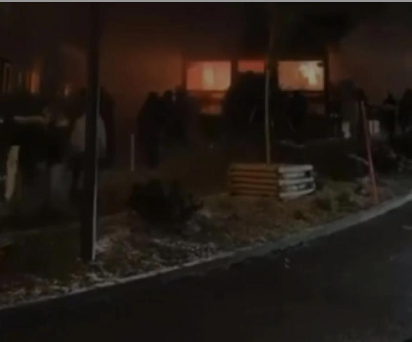 快汛！端士一滑雪胜地克朗一蒙大拿一个酒吧跨年夜过得真惨！2026年1月1日凌晨