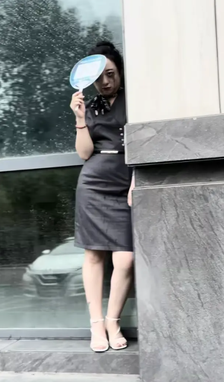 天太热了来晚接她，没想到就成这样了