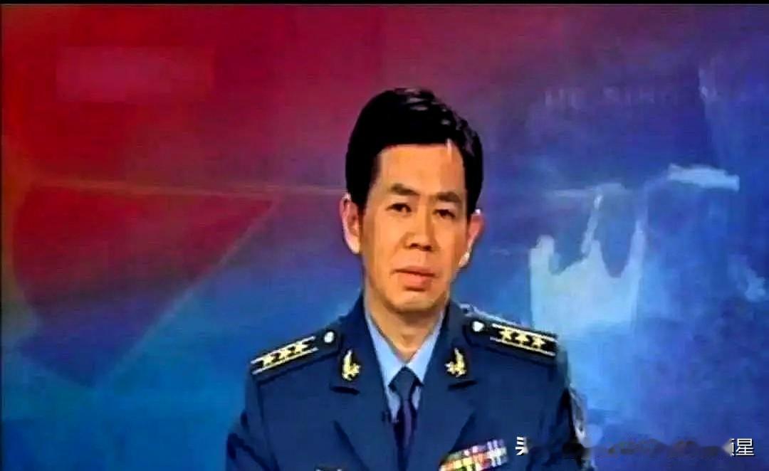 43000人看军事直播，3分钟走掉35000人。就因为主持人问了一句：“老师